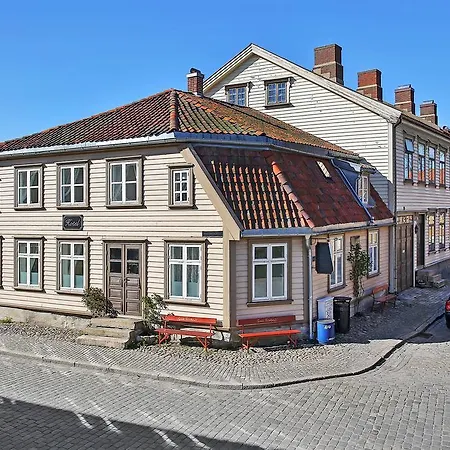 מלון Gamlebyen -